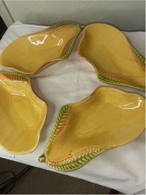 Vintage usa california pottery Pear dishes